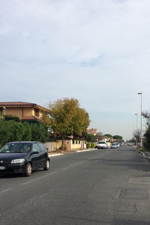 Bb Smallville Fiumicino Exterior photo