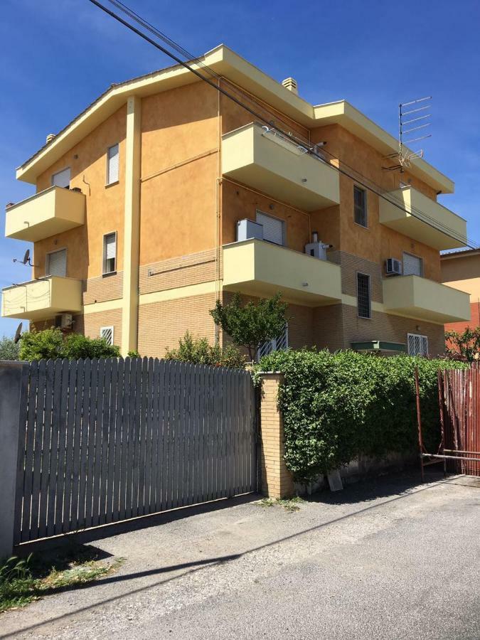 Bb Smallville Fiumicino Exterior photo